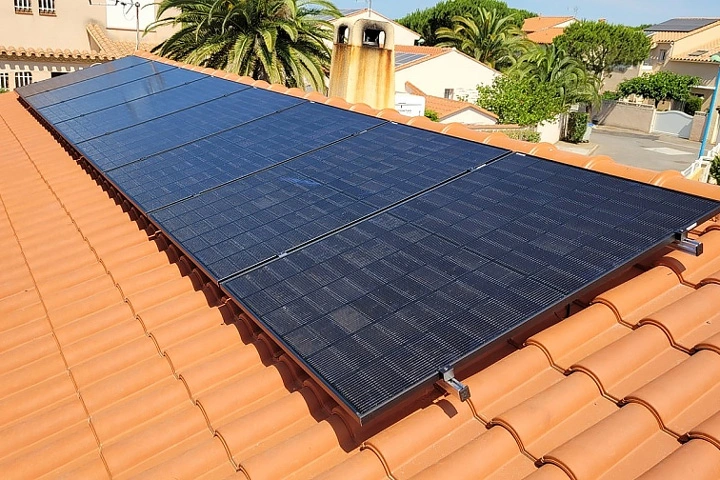 Photo d'une installation photovoltaique à Saint-Cyprien, réalisée par ACTION 2E