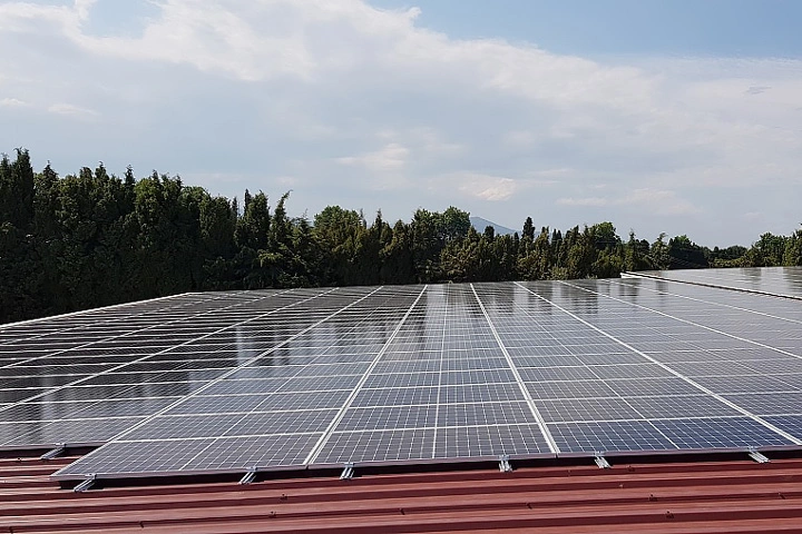 Photo d'une installation photovoltaique à Rivesaltes, réalisée par ACTION 2E